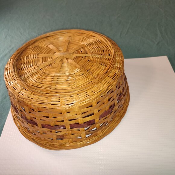 Vintage Two Tone Basket Round Circular Woven Old Quality Kitchen Office Accents - Picture 7 of 9